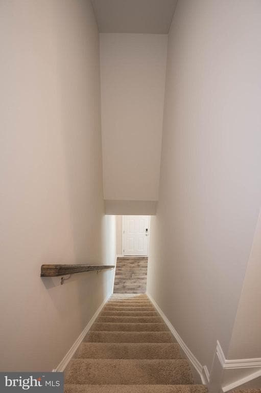 Building Photo - 417 Creekbed Cir