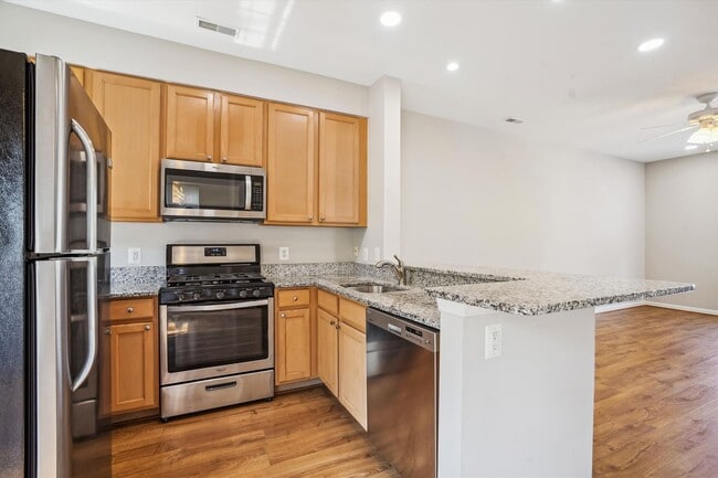 Building Photo - 23076 Fontwell Square