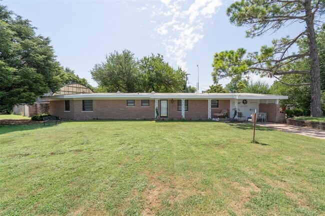 Primary Photo - 2200 US-81