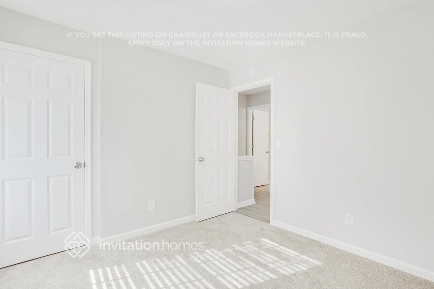 Building Photo - 6563 Eastbriar Dr