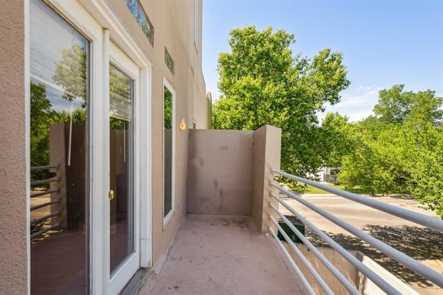 Building Photo - 4040 Avondale Ave