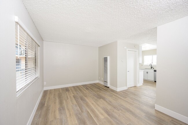 Building Photo - 535 Hobart