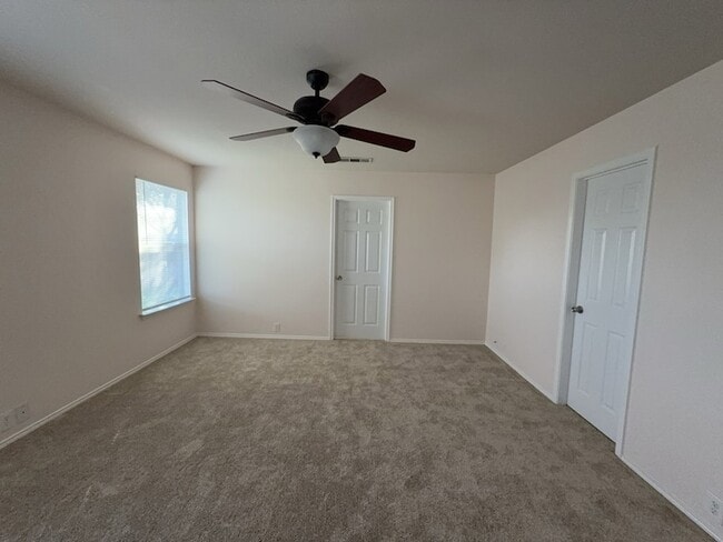Building Photo - 3003 Elderberry Dr