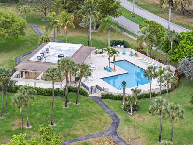 Building Photo - 147 Deer Creek Blvd