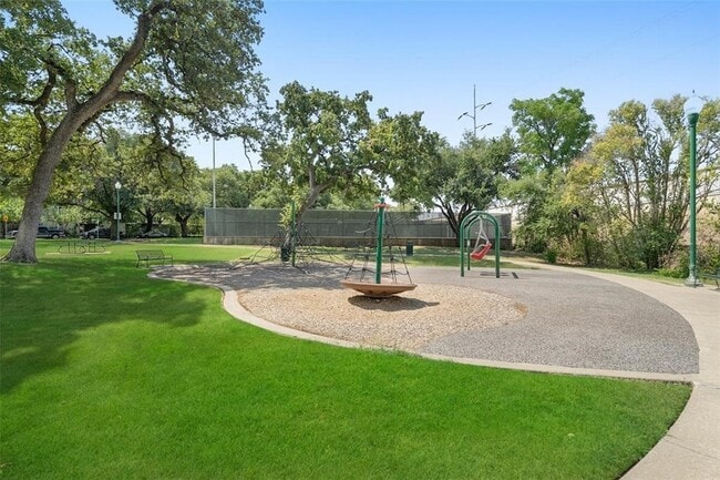 Building Photo - 4535 Rawlins St