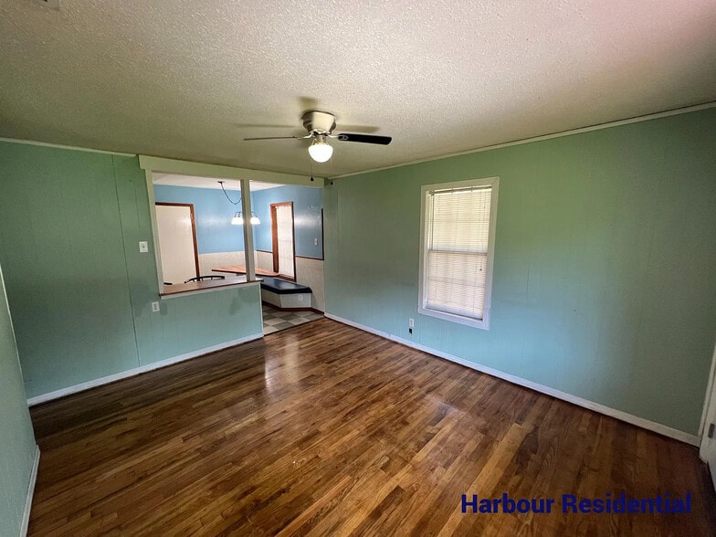 Building Photo - 3304 Anson Ct