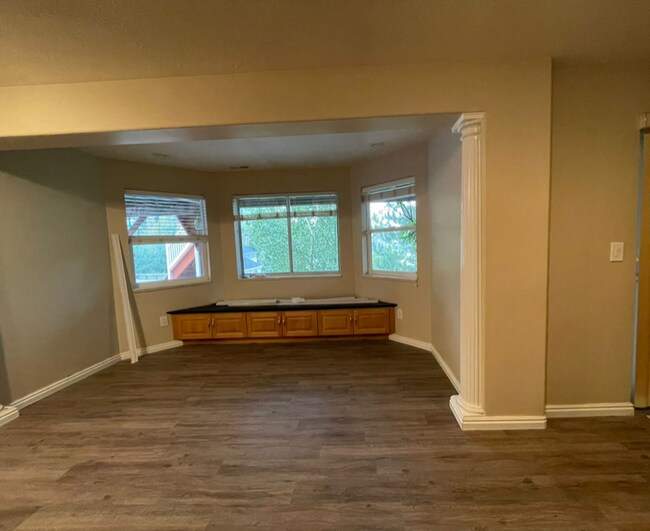 Building Photo - 279 Springridge Dr