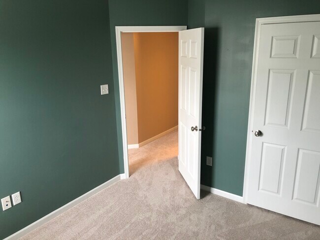 bedroom 1 - 343 Wealdstone Rd