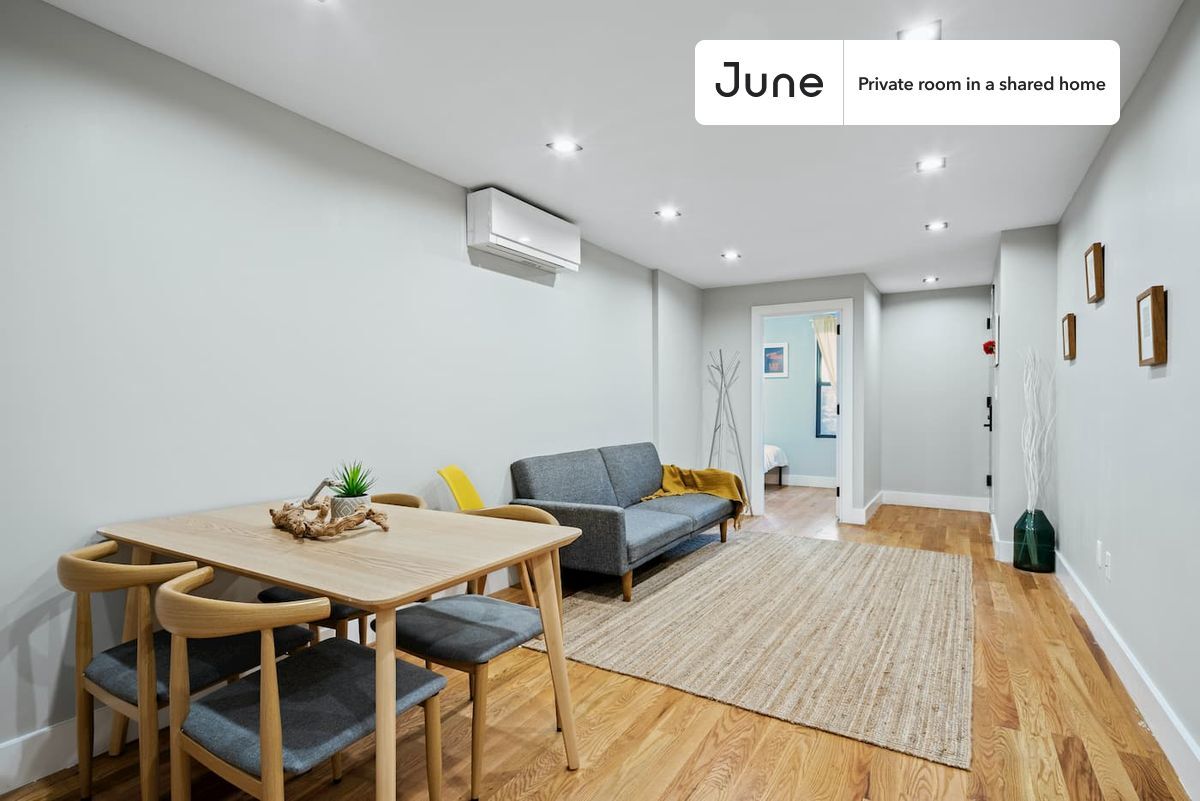 Building Photo - Room in Shared 3.0 bed/3 bath home