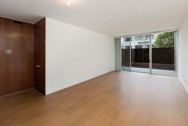 Building Photo - 1333 Jones St