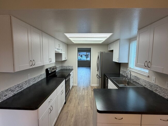 Building Photo - Beautiful 4 bed 2 bath home in Boise just off E Bergeson St