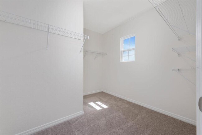 Building Photo - 1296 Cascades Ave