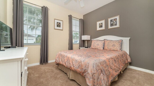 Building Photo - 8190 Fan Palm Way