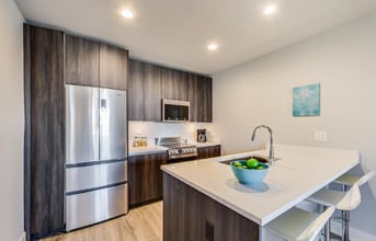 Building Photo - 300 division