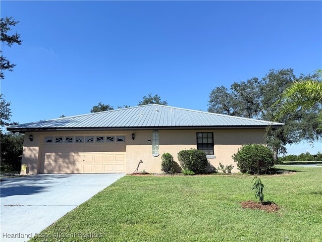 Building Photo - 2905 W County Line Rd
