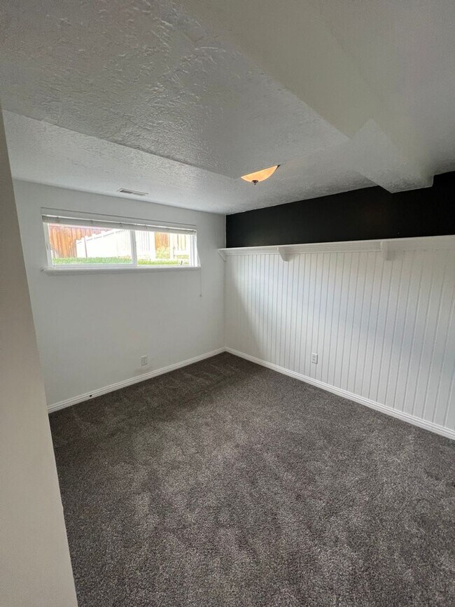 Building Photo - 424 W 1700 N