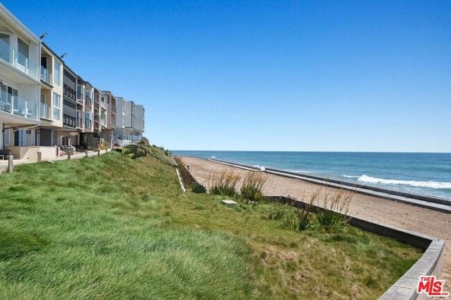 Building Photo - 11874 S Beach Club Way