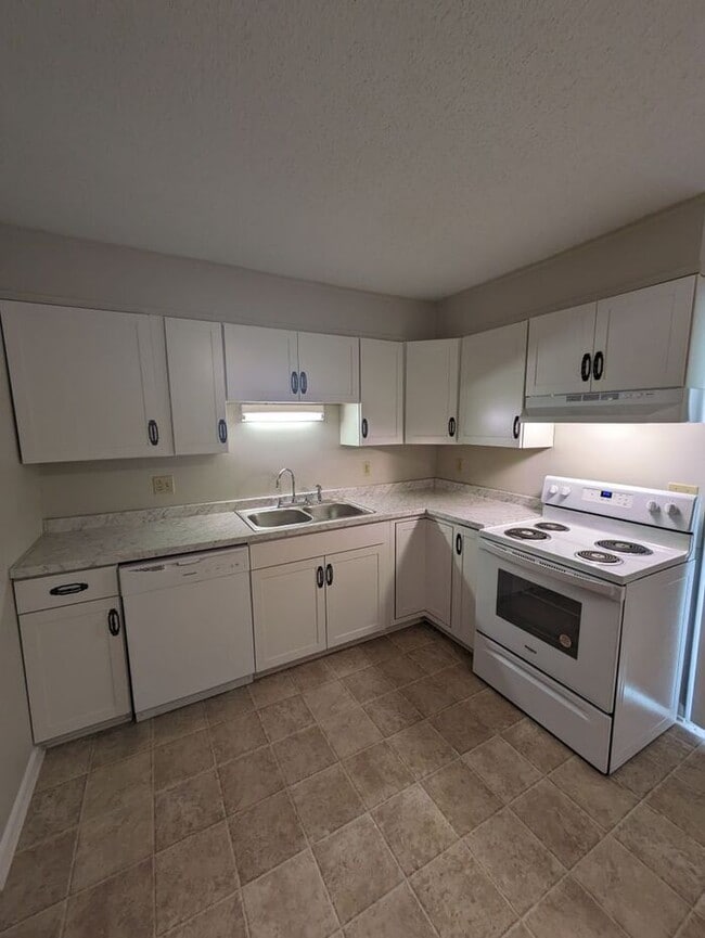Building Photo - 2BD/1.5BA Townhome at Francescan Terrace