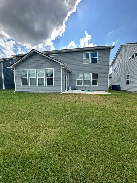 Building Photo - 17364 Americana Xing