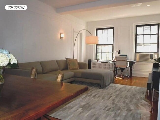 Building Photo - 175 W 76th St