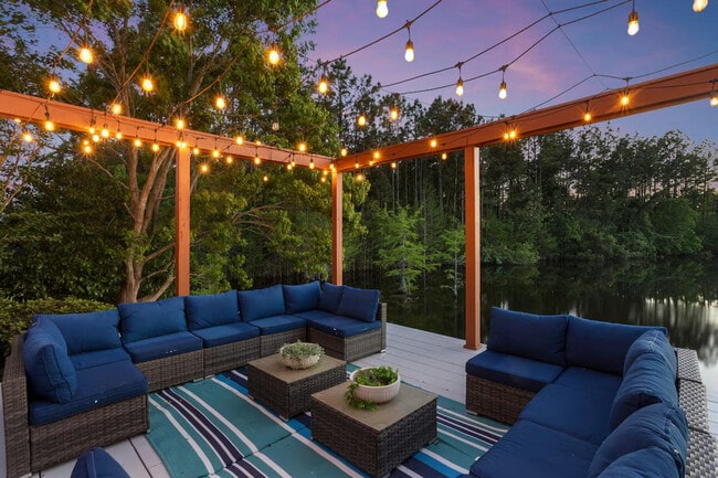 Building Photo - 15076 Audubon Lake Blvd