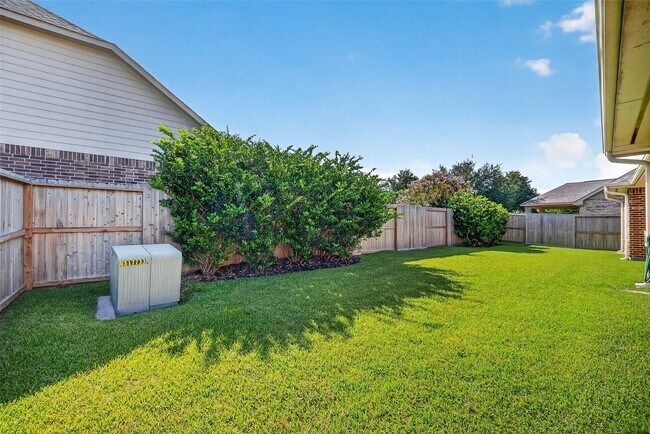 Building Photo - 2624 Holbrook Springs Ln