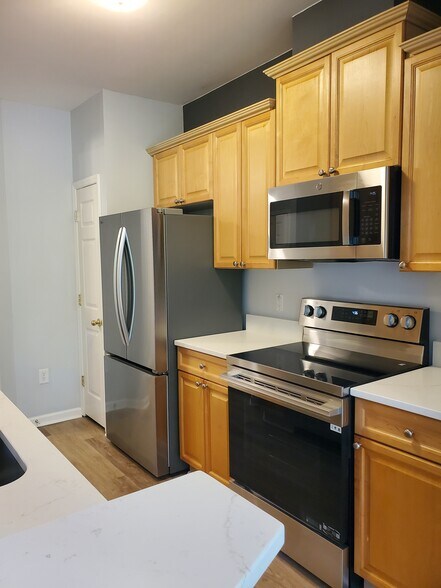 Building Photo - 8011 Allyns Landing Way