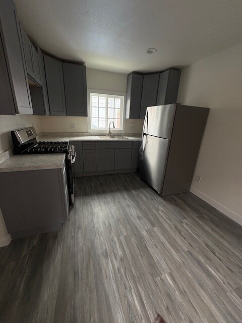 Building Photo - 10428 Somerset Blvd