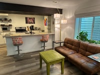 Building Photo - 1022 E State St