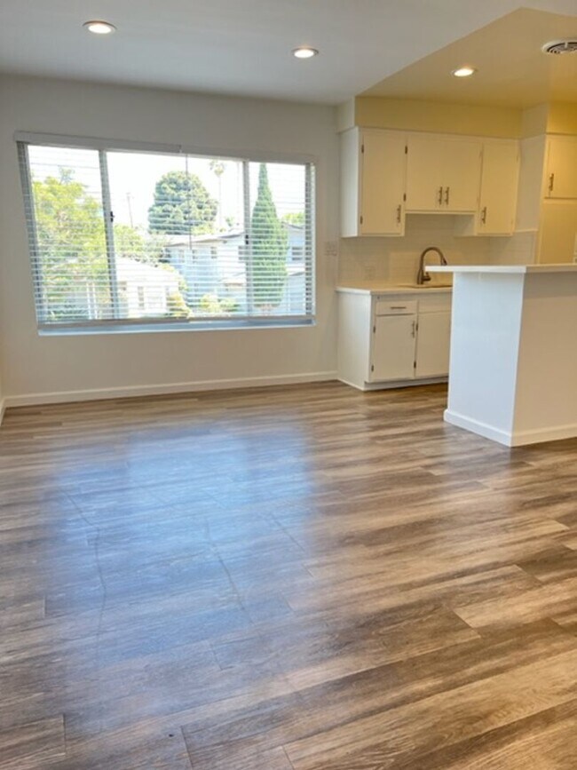 Interior Photo - 1721 Westgate Ops.
