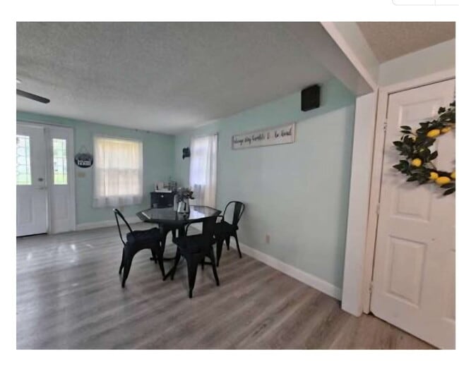 Building Photo - Darling 1 bedroom furnished house