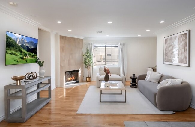 Building Photo - 525 N Orange Dr