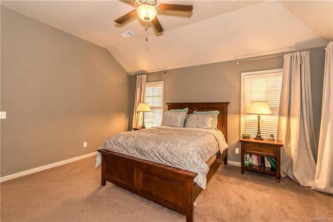 Building Photo - 9625 Gunnison Dr