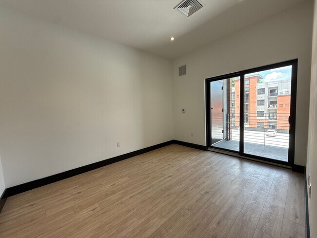 Building Photo - Watermark Residences