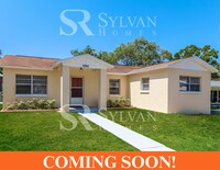 Building Photo - Enjoy one-level living at its best