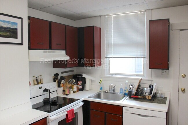Building Photo - 203 Lehigh Ave