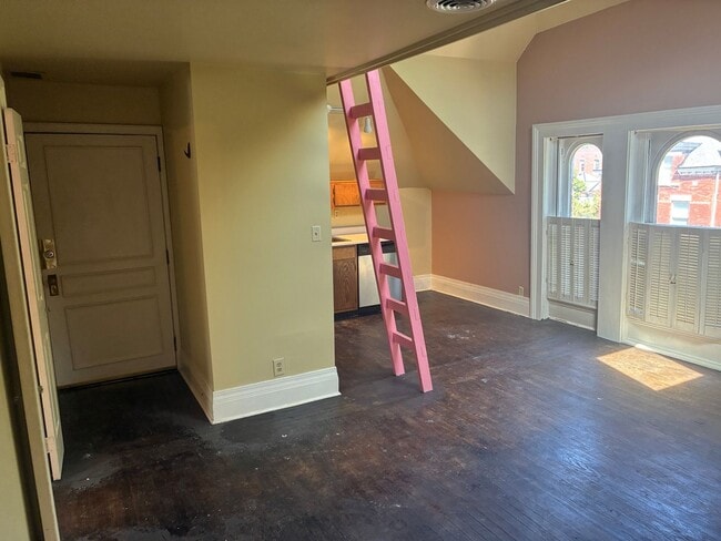 Building Photo - 1454