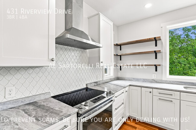 Building Photo - 431 Riverview Dr