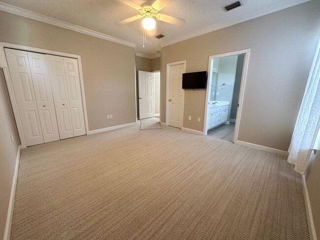 Building Photo - Beautifully Updated 3 Bedroom Home in Dest...
