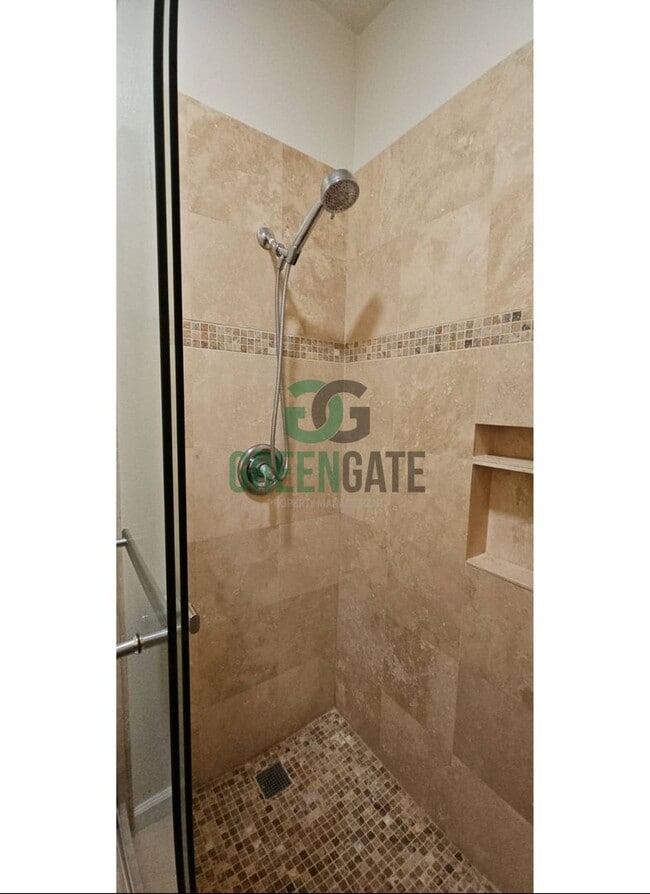 Building Photo - Available Now! 3 Bedroom 2 Bath Spacious Home in Tracy!!