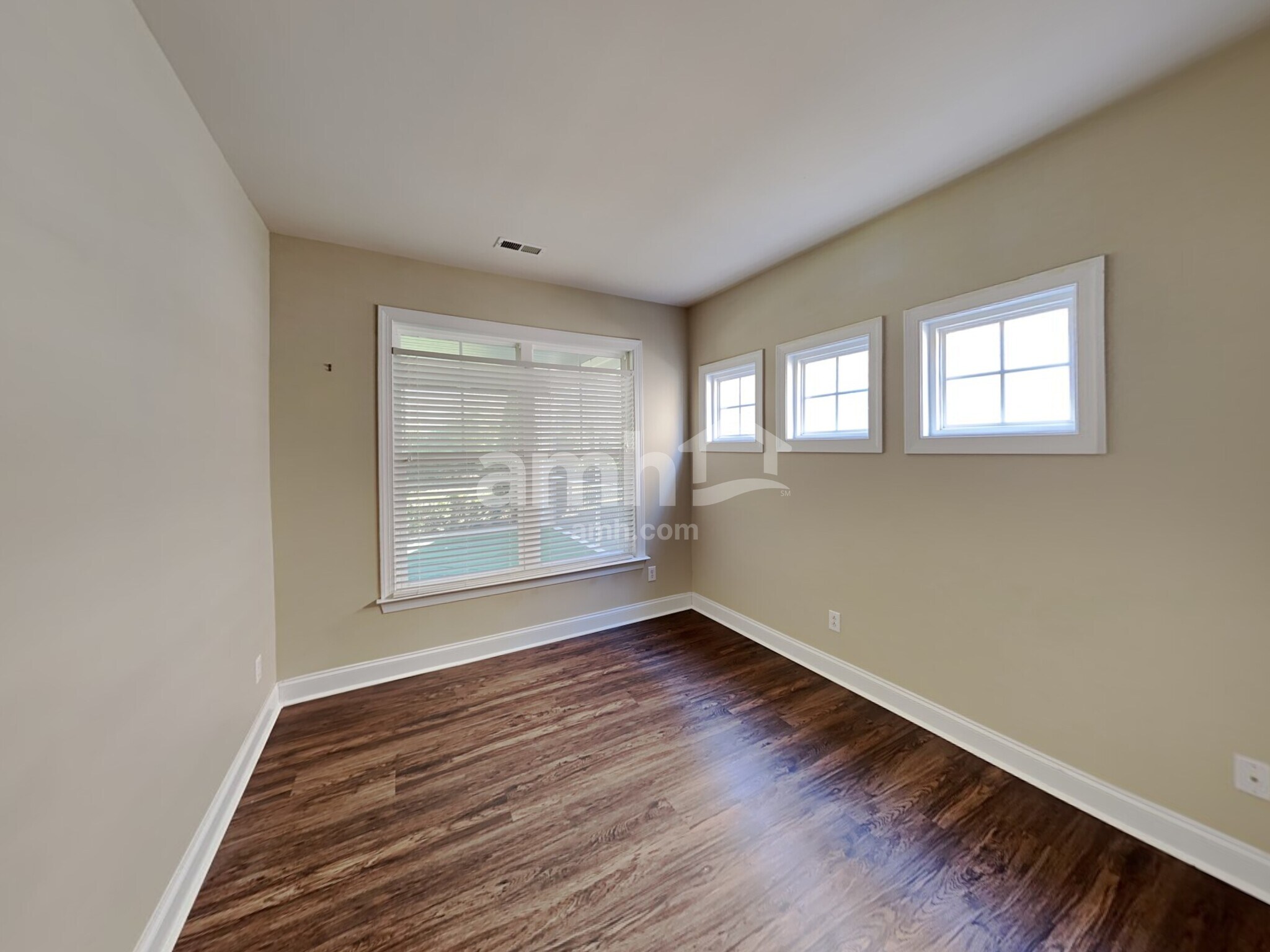 Building Photo - 8320 Willow Branch Dr
