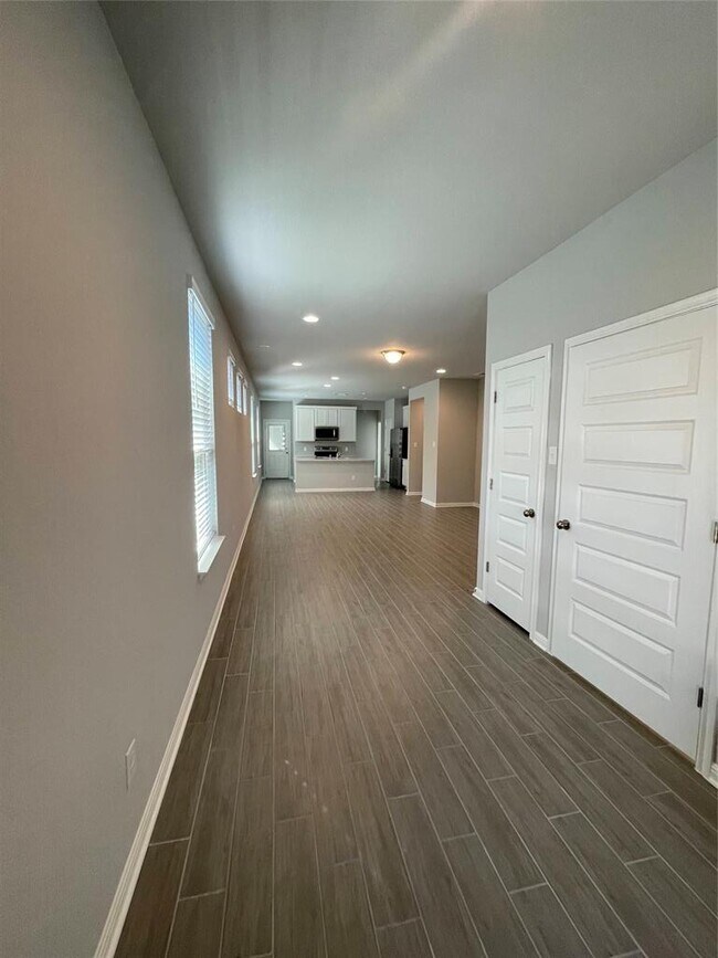 Building Photo - 125 Unforgiven Ln