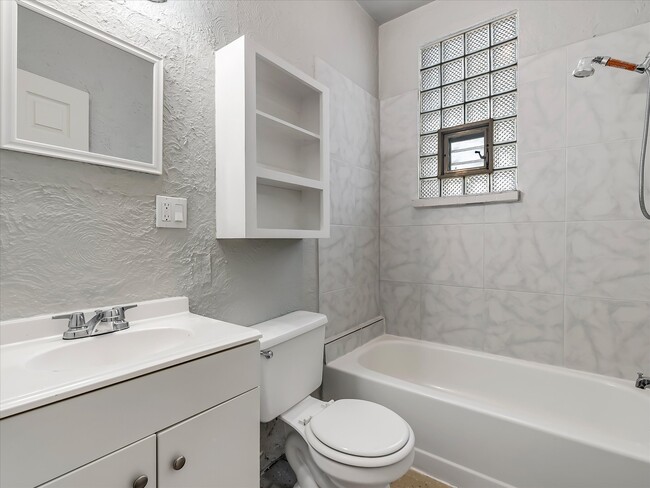Building Photo - 9932 Jeffrey Dr