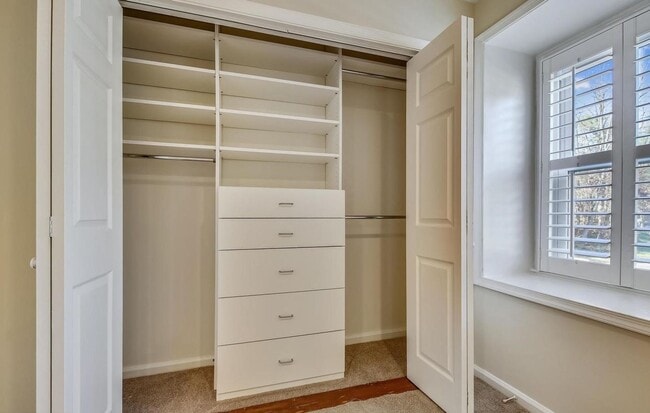 Building Photo - Fabulous 3BR/3.5BA Potomac Townhome, in In...