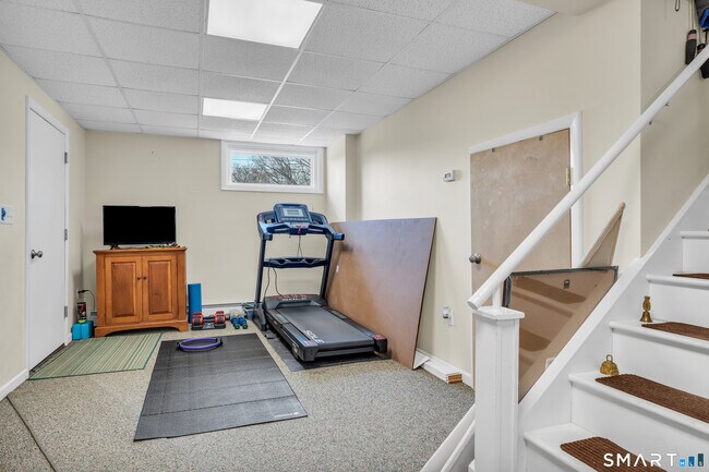 Building Photo - 51 W Lake Ave