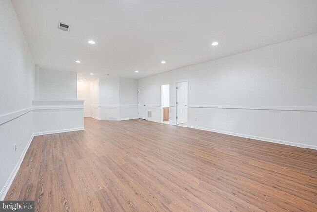Building Photo - 15000 Gossom Manor Pl