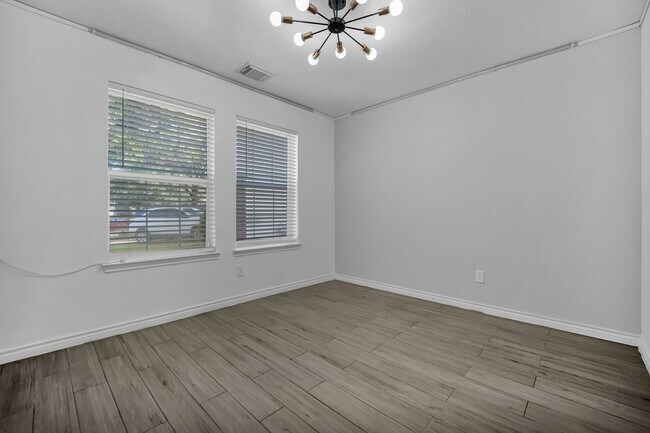 Building Photo - 6006 Barany Ct