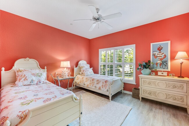 Building Photo - 777 Beach View Dr