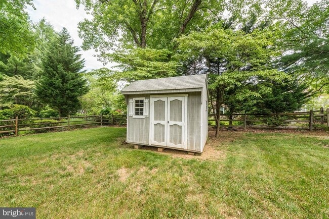 Building Photo - 11733 Ambleside Dr