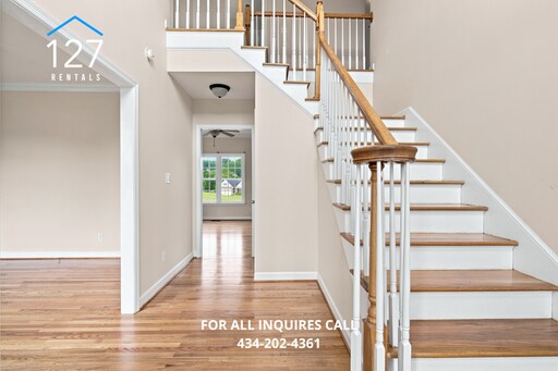 Building Photo - Stunning 4-Bedroom House in Prime Forest Location!